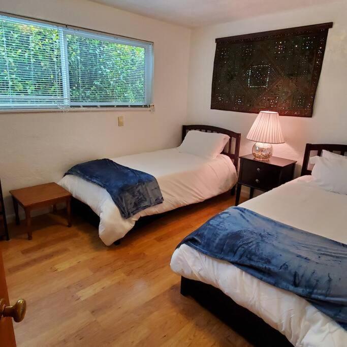 Sweet 2 Bedroom Close To U Of Oregon & Track! ユージーン エクステリア 写真
